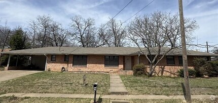 Building Photo - 905 W Tarleton St