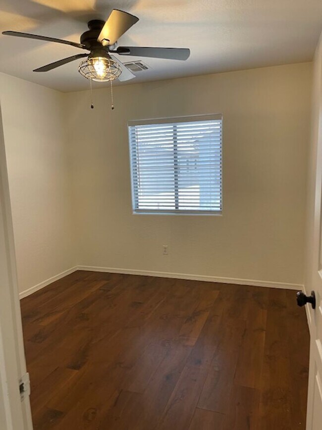 Building Photo - 3 BEDROOM IN POWER RANCH FOR RENT