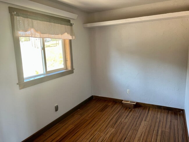 Building Photo - 1 bedroom with office in Black Forest