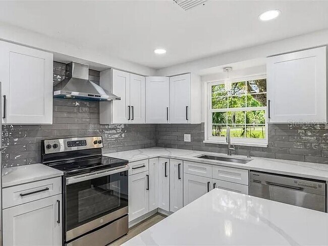 Foto del edificio - 39252 Heights Ave