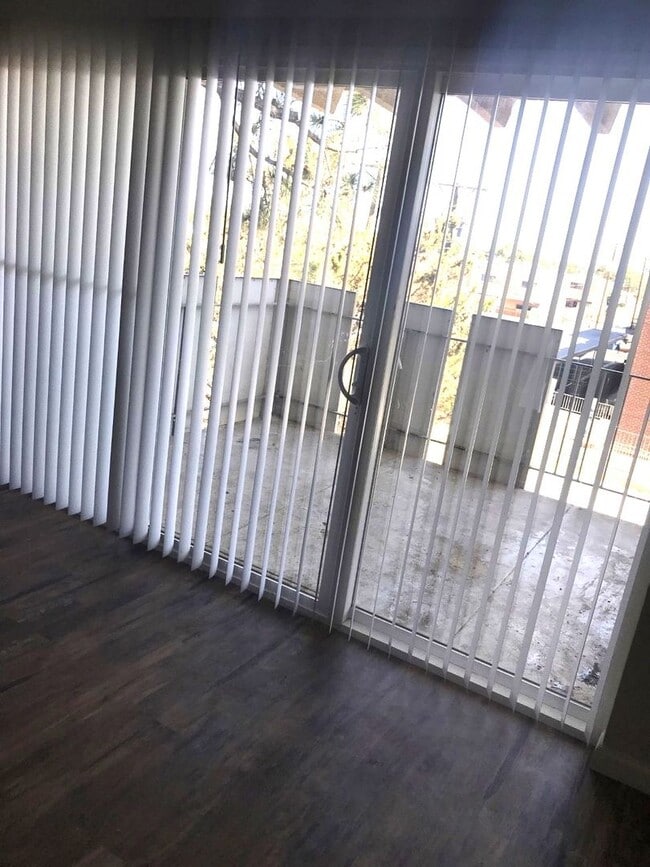 Interior Photo - Lanai Apartments
