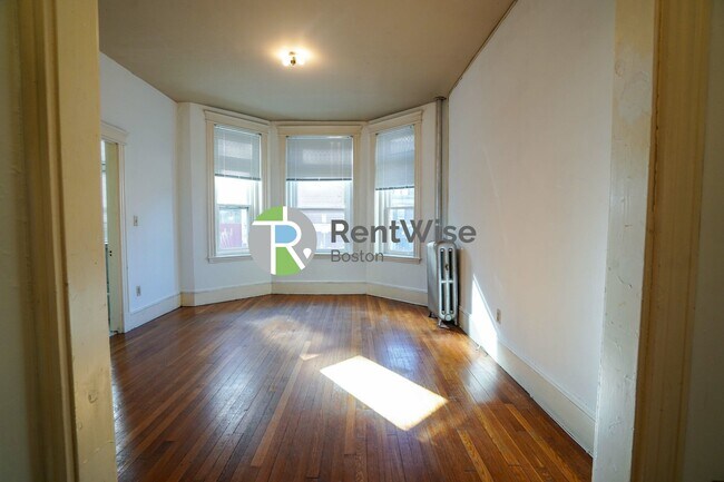 Building Photo - 11 Tetlow St