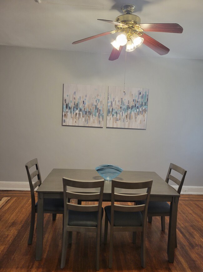 Foto del edificio - 3817 Edmondson Ave