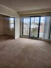 Building Photo - 2009 Greene St