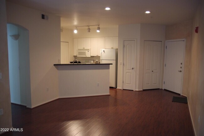 Foto del edificio - 1701 E Colter St