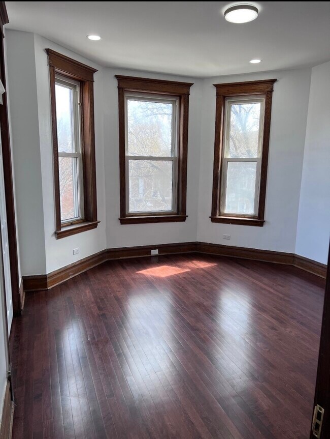 Building Photo - 2528 S St Louis Ave