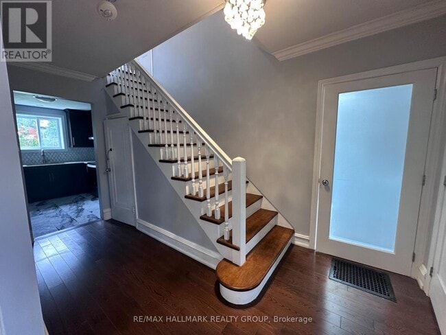 Photo du bâtiment - 205 Ave Blackburn