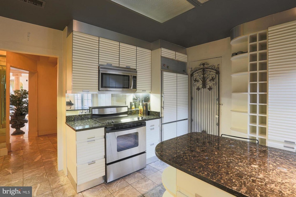 230 Stony Run Ln, Baltimore, MD 21210 Condo for Rent in Baltimore, MD