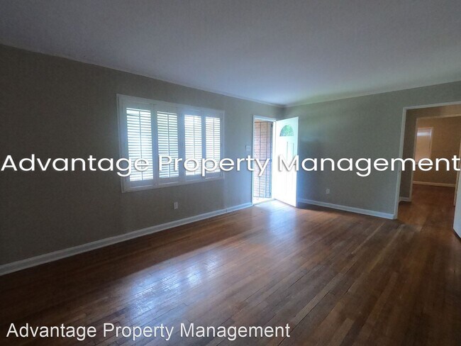 Building Photo - 3 br, 1 bath House - 1419 Briarwood Dr