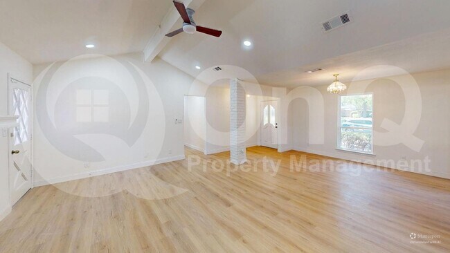 Foto del edificio - 208 Glenwick Pl