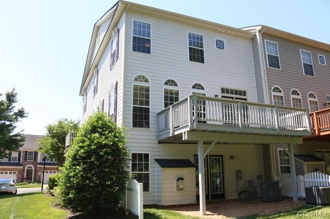Building Photo - 548 Siena Ln