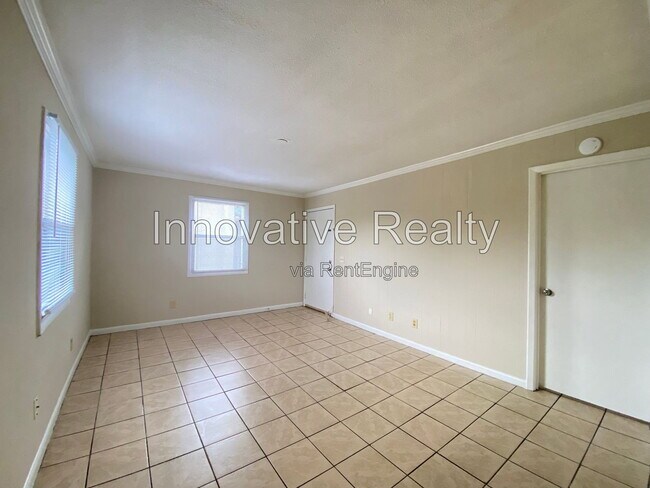 Foto del edificio - 5117 Curry Ford Rd