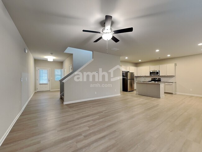 Foto del edificio - 214 Omega Ct