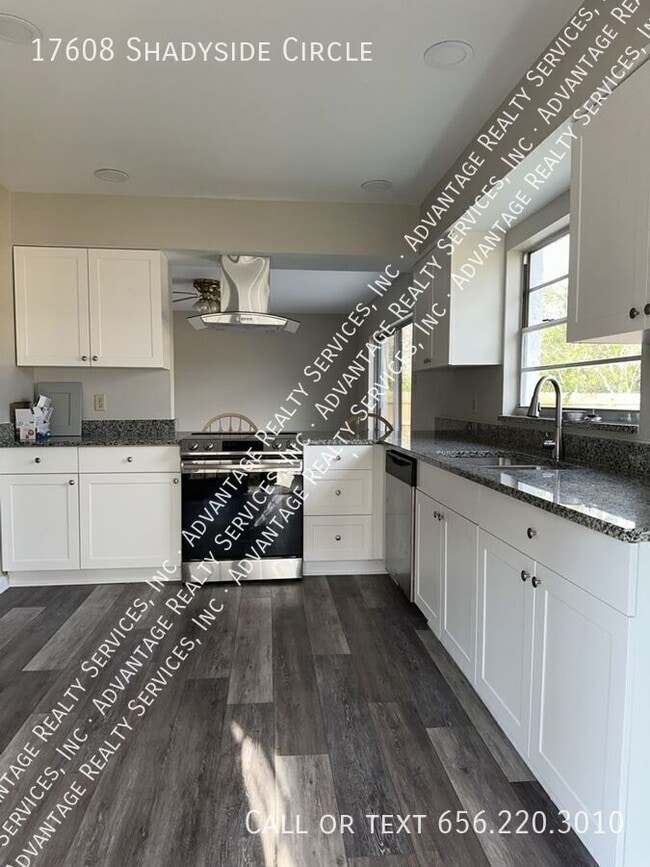 Building Photo - 17608 Shadyside Cir