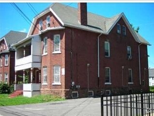 Foto del edificio - 74 Allen Pl