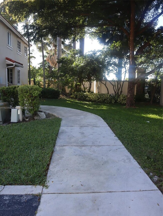 Building Photo - 21401 NW 13th Ct