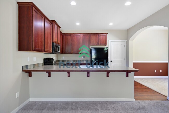 Foto del edificio - "Charming 3-Bed Oasis with 2.5 Baths in Prime Renton Location - Spacious layout!"