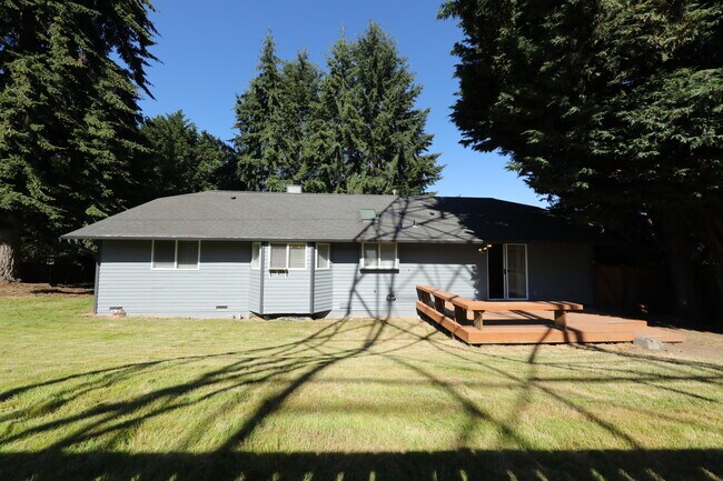 Building Photo - 12253 NE 133rd Pl