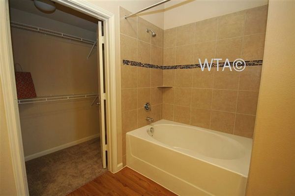 Building Photo - 11301 Farrah Ln