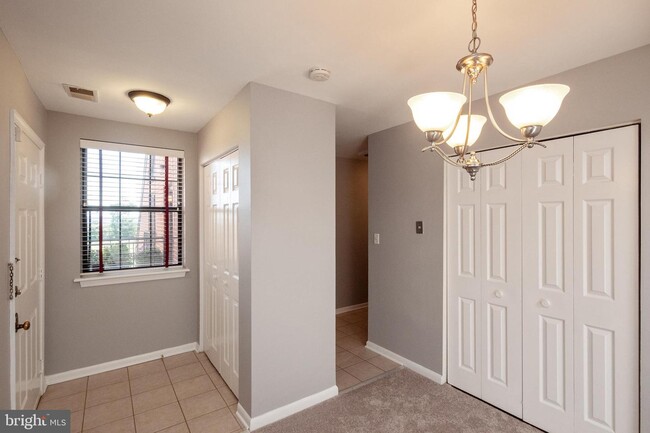 Building Photo - 3024 Pineview Ct NE