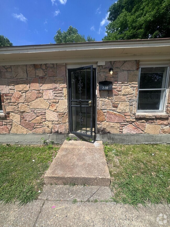 Building Photo - 220 Mill Ave