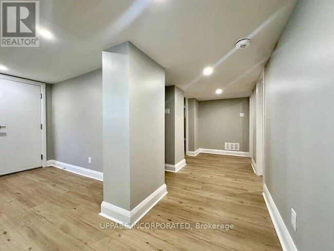 Building Photo - 126 Norice St