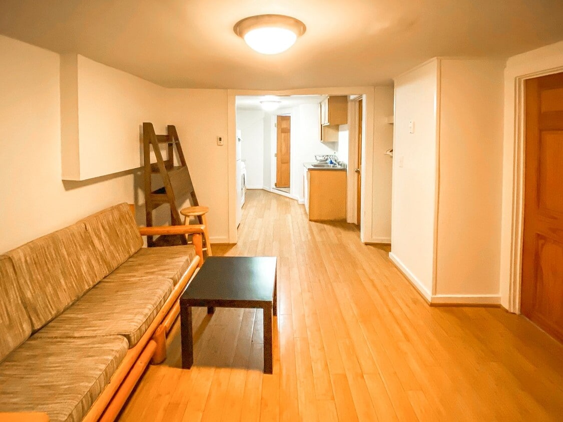 122 Maple St Unit 122 Maple, Burlington, VT 05401 Room for Rent in