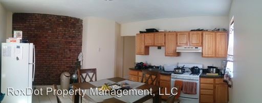 Primary Photo - 74 W Cottage St
