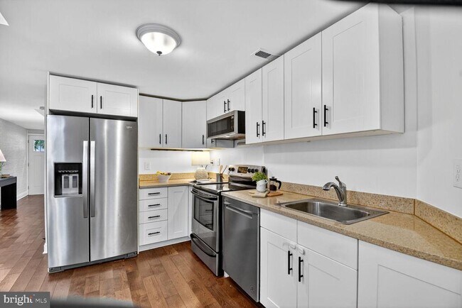 Foto del edificio - 1027 6th St NE