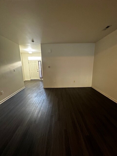 Building Photo - 326 Norwalk Way