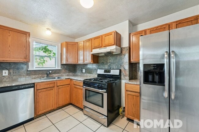 Building Photo - Charming 3BR House in Denver