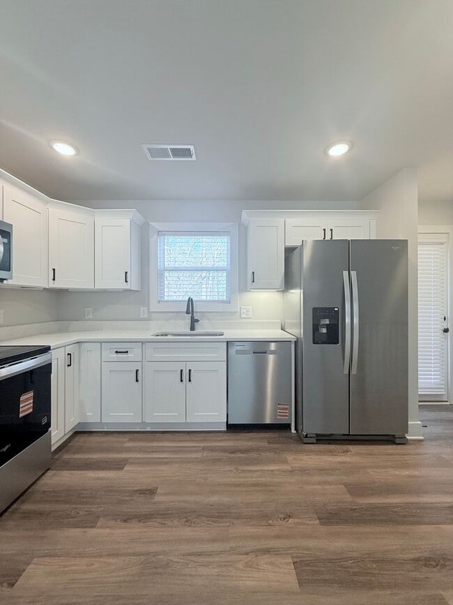 Building Photo - 3/2 Ranch Style home in Forsyth County