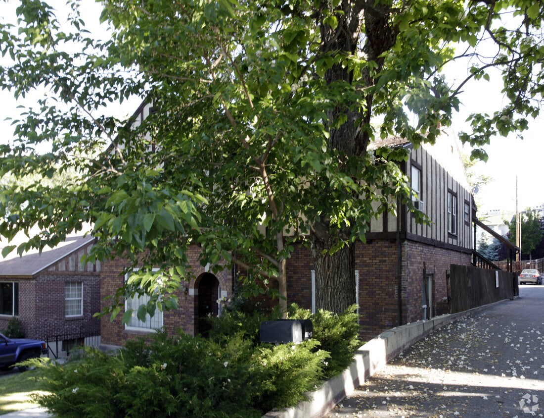 Building Photo - 933 E 600 S