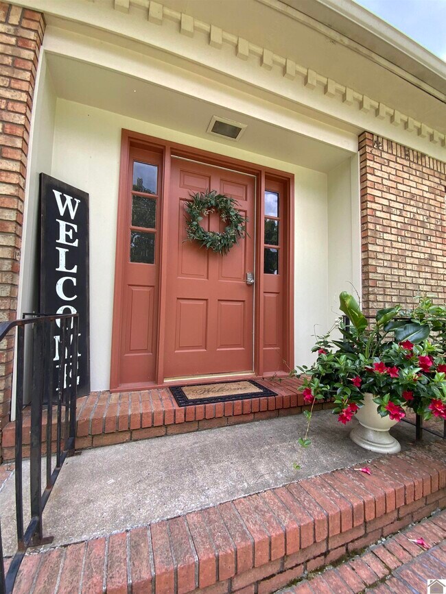 Foto del edificio - 210 Walnut Dr