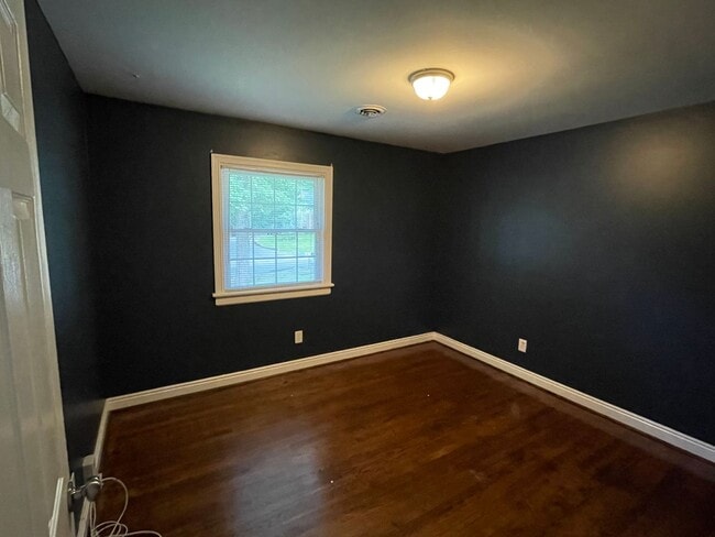 Building Photo - 3600 Ghent Dr