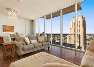 Building Photo - 610 E Market St