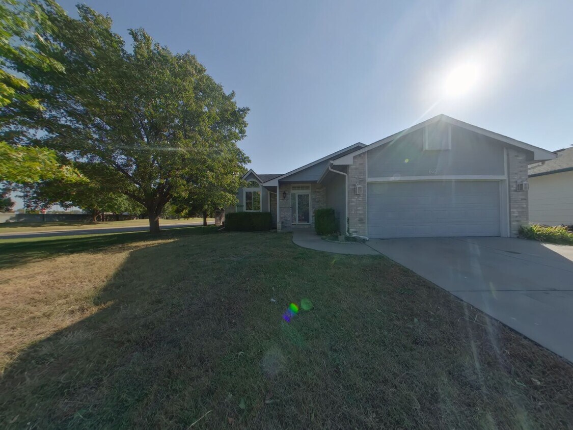 Primary Photo - 6235 Brookview Ct