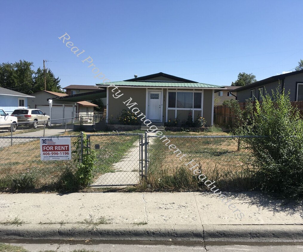 Primary Photo - 5 Bed 3 Bath House for Rent
