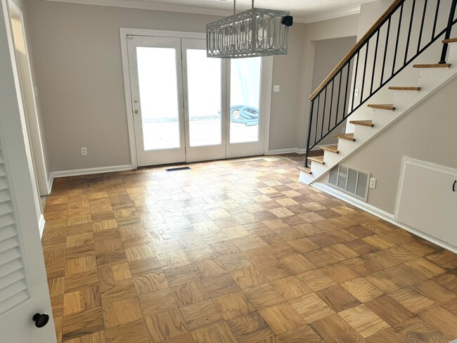 Comedor - 505 Felder Ave