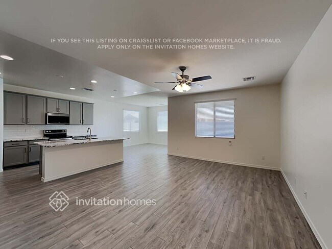 Foto del edificio - 35823 W Santa Monica Ave