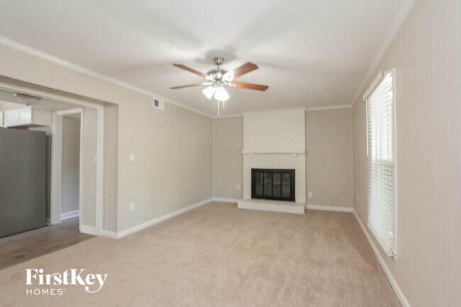 Foto del edificio - 7620 Surreywood Pl