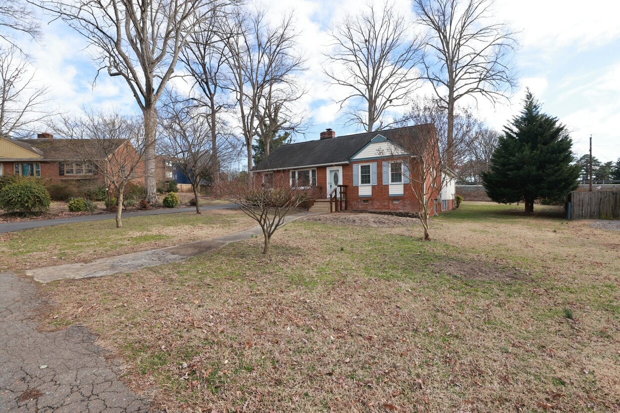 Foto principal - Spacious Brick Rancher in the heart of Tuc...