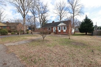 Building Photo - 8707 Mapleton Rd