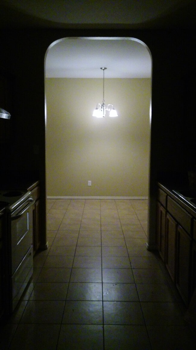 Building Photo - 422 Stone Drive