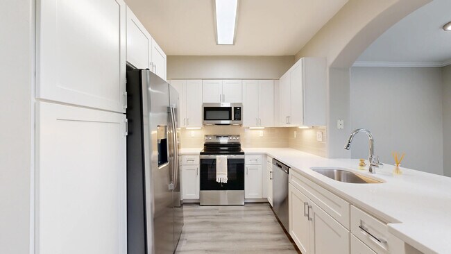 Interior Photo - Lenox Farms