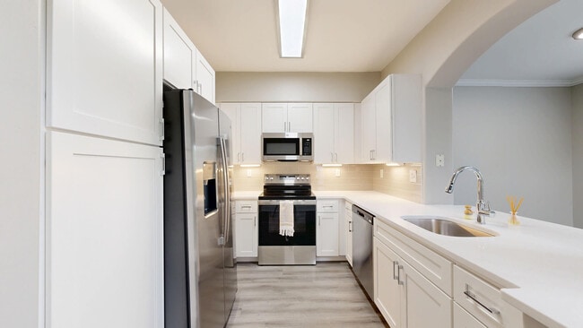 Interior Photo - Lenox Farms