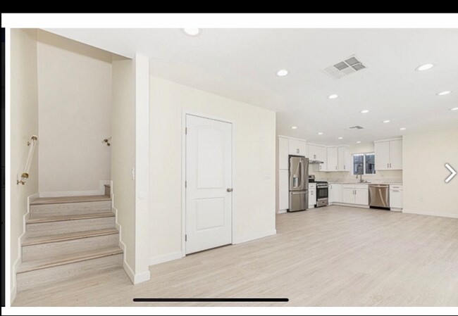 Foto del edificio - 6638 Lindley Ave