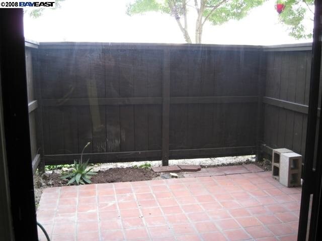 Building Photo - 39865 Cedar Blvd