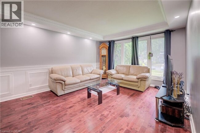 Building Photo - 118 Dalegrove Dr