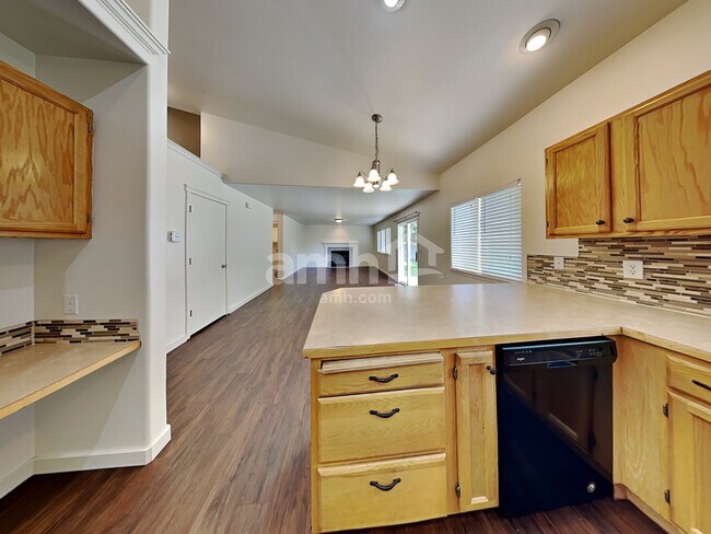 Foto del edificio - 2031 E Lochmeadow Ct